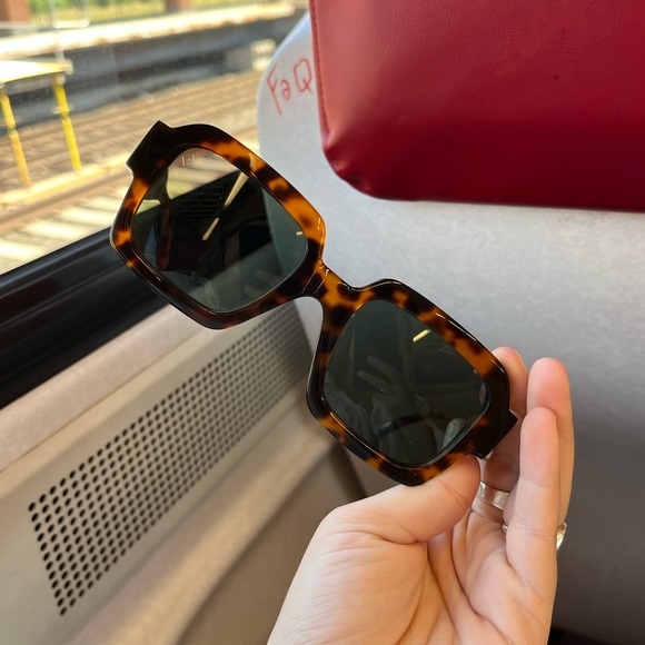 Raen square glasses. Mikey February style (limited edition). Almost brand new! - Picture 2 of 5